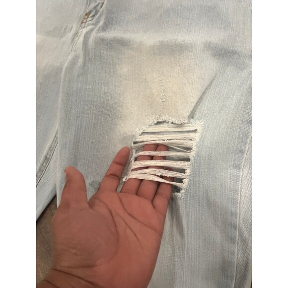 Forever 21+ Denim Distressed Capris size 18 - Picture 3 of 6